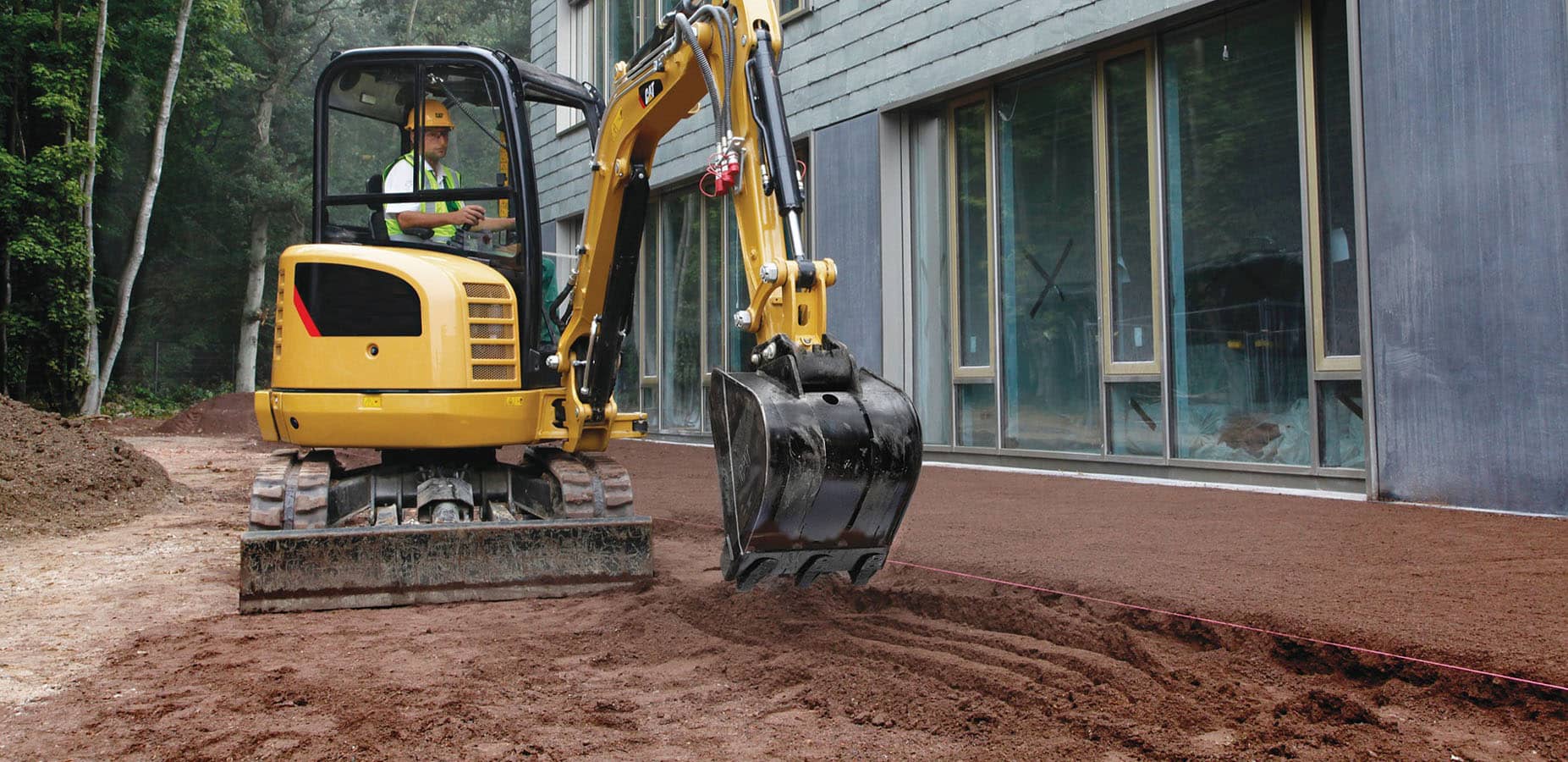 Terrassement en cours avec engin